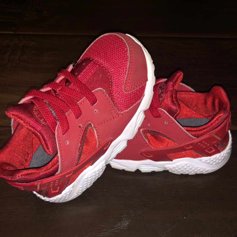 ❤️EUC Nike Hurrache ALL Red Toddler Size 7C❤️